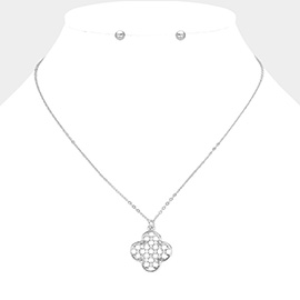 Stone Paved Quatrefoil Pendant Necklace