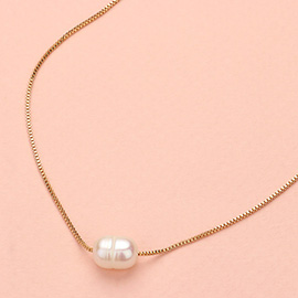 Pearl Accented Box Chain Necklace